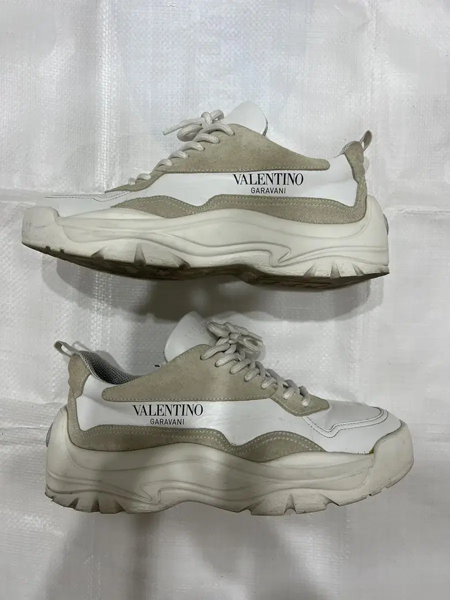 Valentino hot sale bansi runner